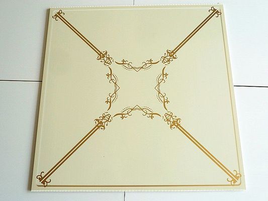 KTV 벽 또는 천장 장식 3D 디자인을위한 500mmx500mm 소실 PVC 복합판