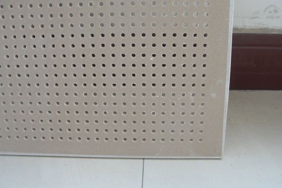 소음 격리 천장 600*600mm 디자인 벽 장식용 음향 종이 위 치스판