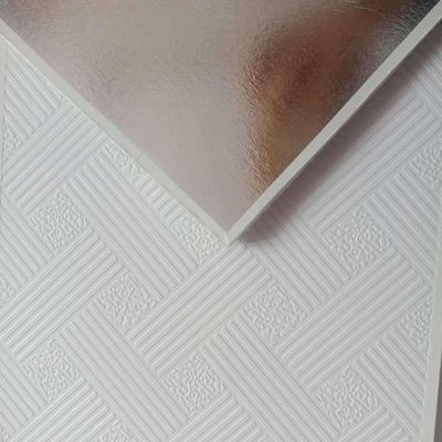 열 절연 및 음향 흡수 기능이 있는 평면 천장 타일