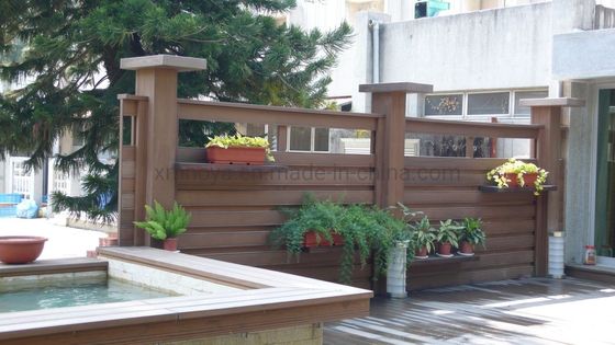 브라운 목재 곡물 패턴 재생 수질 WPC 데킹 바닥 성능