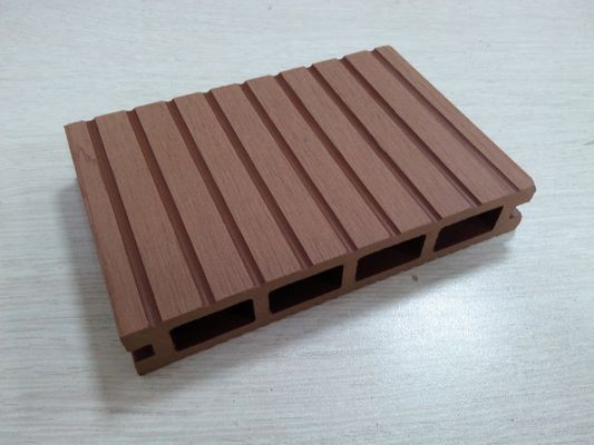 나무 곡물 패턴 녹색 WPC 바닥 합성 / 나무 플라스틱 복합 바닥 90mm * 40mm