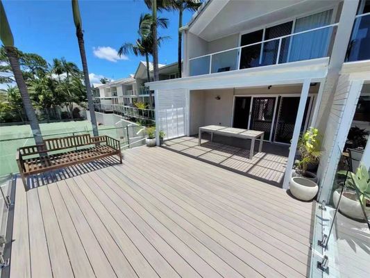 150mm*25mm WPC 목재 플라스틱 복합 도킹 정원 장식 사업 회사