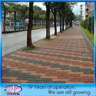 스타일리시 인 Sintering 회색과 빨간색 세라믹 물 투과성 벽돌